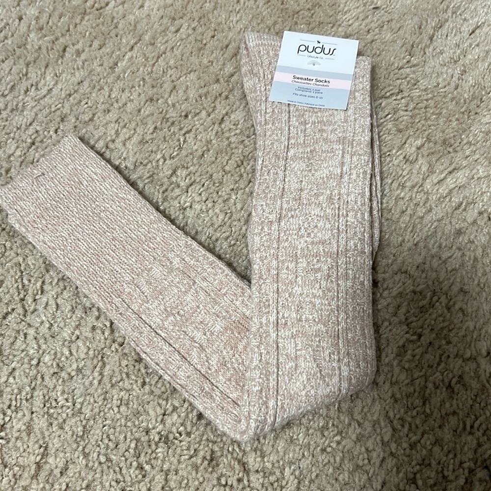Over the knee Pudur Sweater Socks. One size